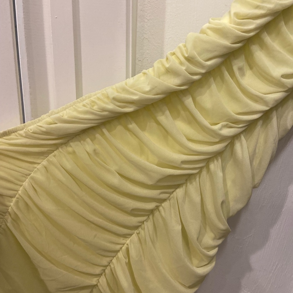 Elegant Yellow Strapless Wedding Dress - Picture 5 of 5